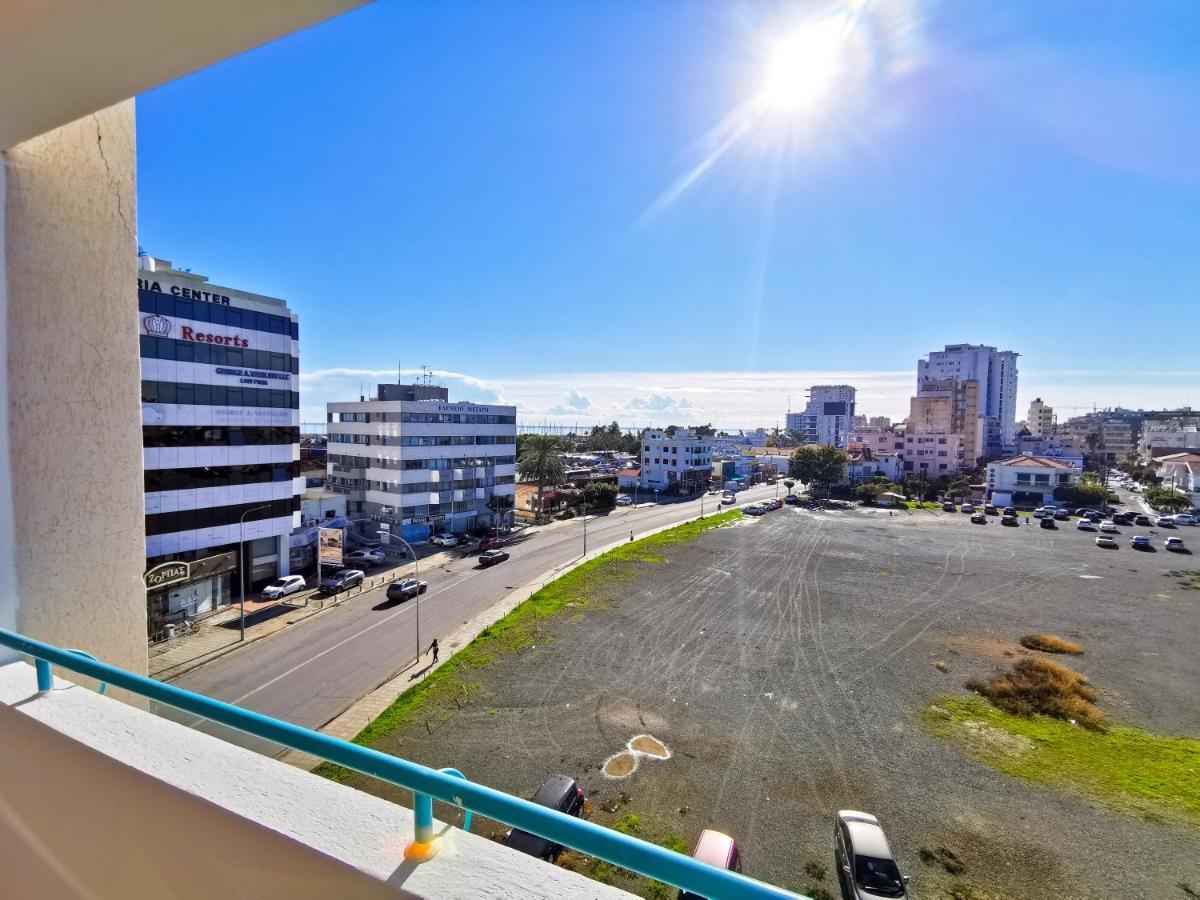 Off Course Seaview Apartment Lárnaca Exterior foto